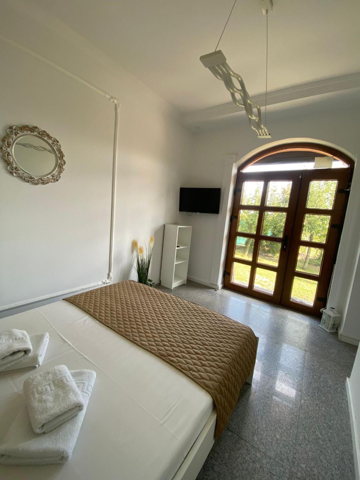 Ami Residence Bucharest Airport&Therme&Parking Otopeni Ngoại thất bức ảnh